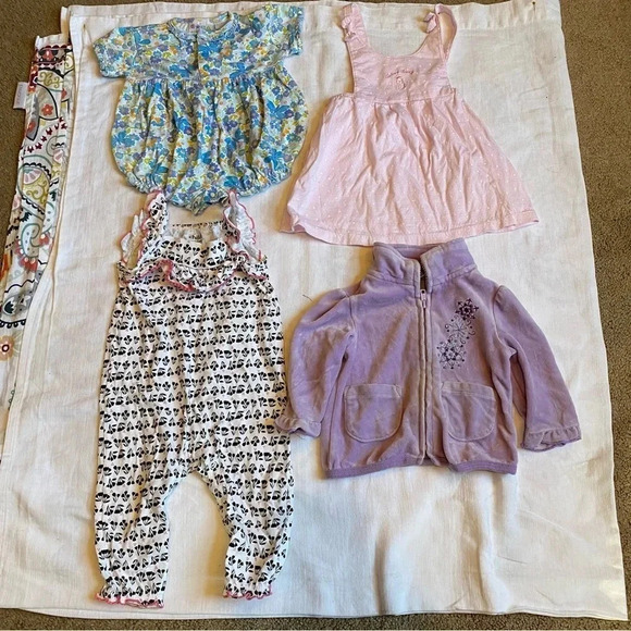 4 Pieces Bundle Baby Girls Clothes size 6-9M - Picture 1 of 4